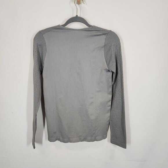 NWT FableticsSync Seamless Long-Sleeve Top II in Steel Gray Size Small - Picture 5 of 7
